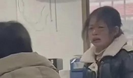 同学打架老师吃瓜,老师“吃瓜”见证同学打架现场