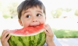 开启吃瓜状态的句子,揭秘吃瓜群众背后的狂欢世界