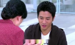 帅哥与大妈吃瓜,一场跨界吃瓜盛宴