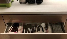 寝室吃瓜现场,揭秘校园里的“瓜界风云”