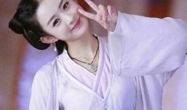 肖战话剧吃自己瓜,现场“吃瓜”成焦点